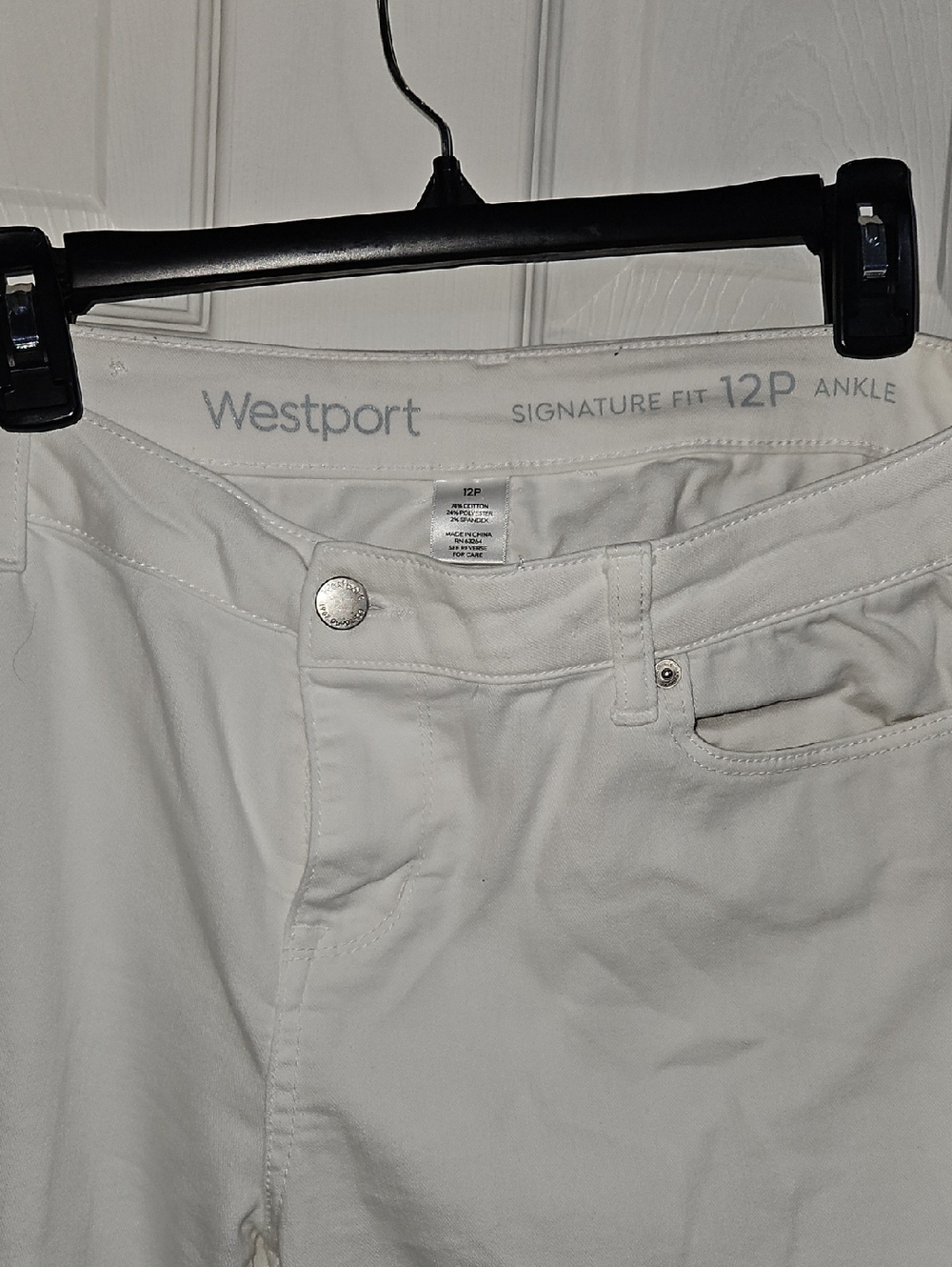 Westport White Signature Fit Ankle Pants